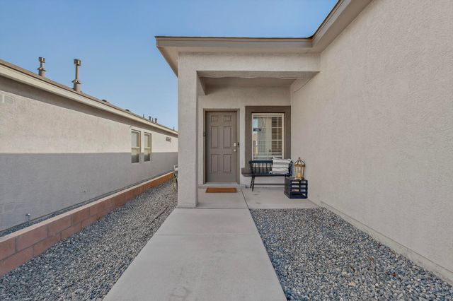 10650 Valedon Lane SW, Albuquerque, NM 87121
