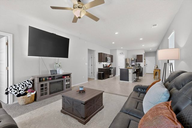 10650 Valedon Lane SW, Albuquerque, NM 87121