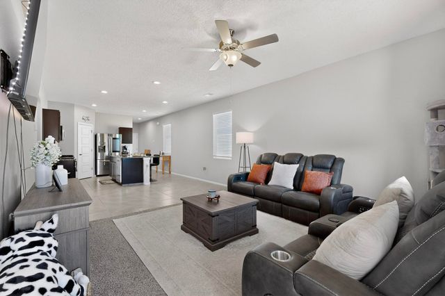 10650 Valedon Lane SW, Albuquerque, NM 87121