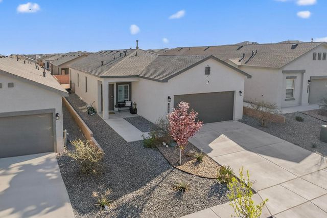 10650 Valedon Lane SW, Albuquerque, NM 87121