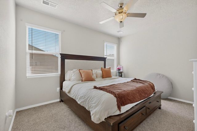 10650 Valedon Lane SW, Albuquerque, NM 87121