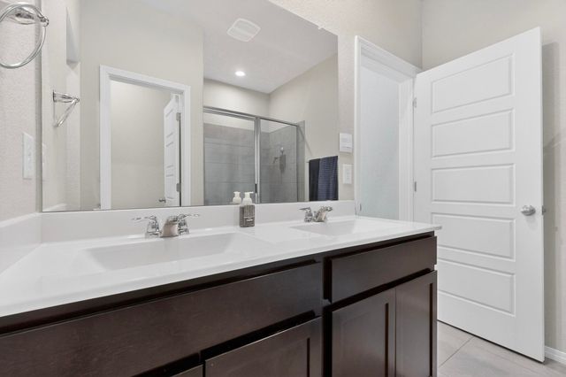 10650 Valedon Lane SW, Albuquerque, NM 87121