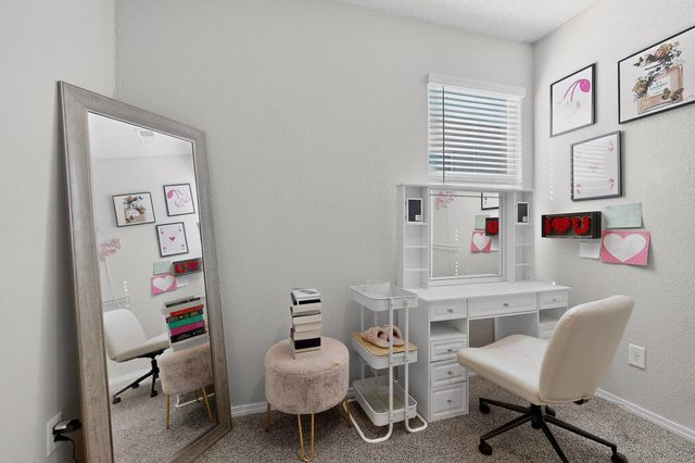 10650 Valedon Lane SW, Albuquerque, NM 87121