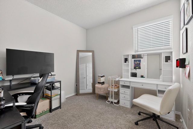 10650 Valedon Lane SW, Albuquerque, NM 87121