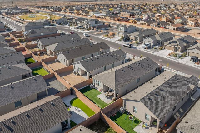 10650 Valedon Lane SW, Albuquerque, NM 87121