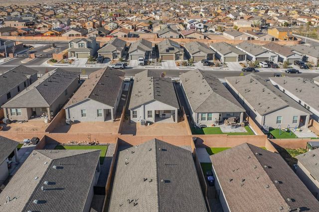 10650 Valedon Lane SW, Albuquerque, NM 87121