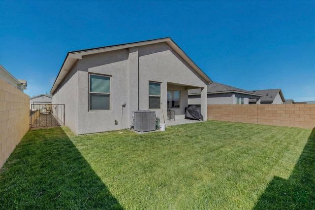 10650 Valedon Lane SW, Albuquerque, NM 87121