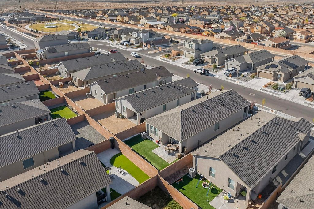 Image 46 of property listing at 10650 Valedon Lane SW, Albuquerque, NM 87121