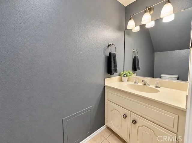 10045 Karmont, South Gate, CA 90280