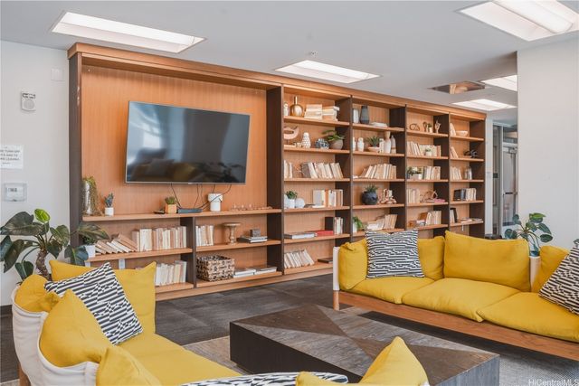 988 Halekauwila Street 1712, Honolulu, HI 96814