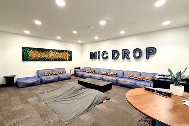 988 Halekauwila Street 1712, Honolulu, HI 96814