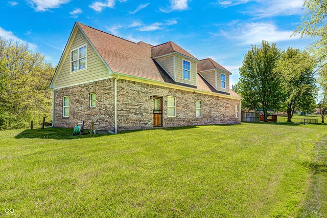 934 N Buck Creek Road, Greenfield, IN 46140