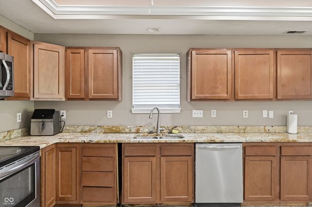 934 N Buck Creek Road, Greenfield, IN 46140