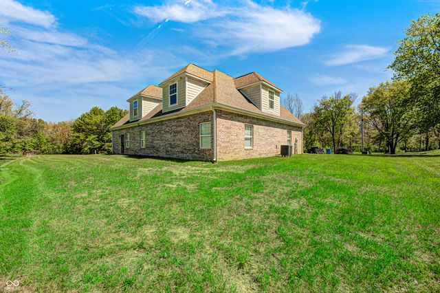 934 N Buck Creek Road, Greenfield, IN 46140