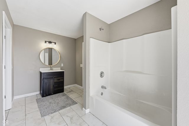 934 N Buck Creek Road, Greenfield, IN 46140