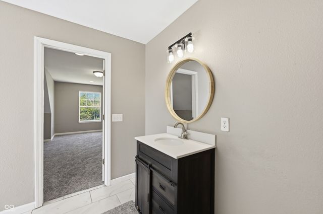 934 N Buck Creek Road, Greenfield, IN 46140