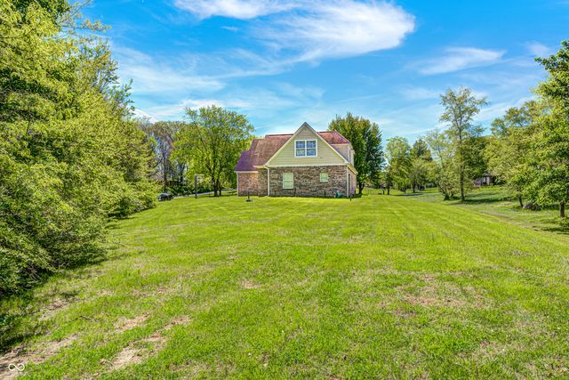 934 N Buck Creek Road, Greenfield, IN 46140