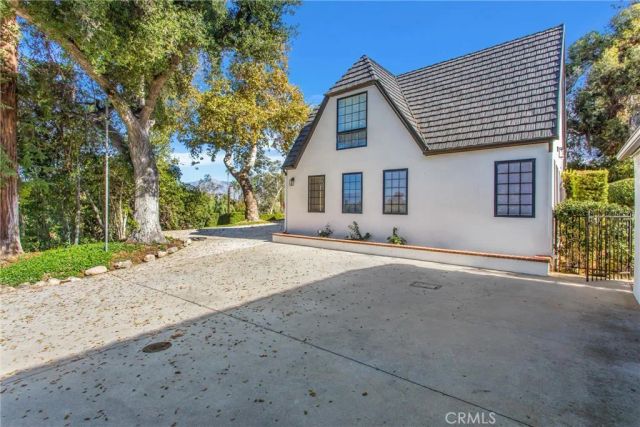 745 W Sunset Drive, Redlands, CA 92373