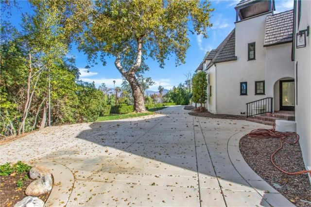 745 W Sunset Drive, Redlands, CA 92373