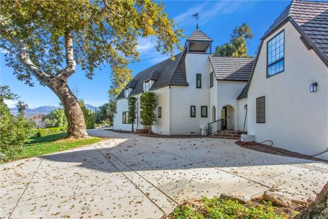 745 W Sunset Drive, Redlands, CA 92373