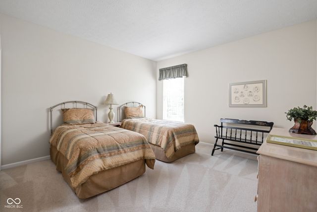 6801 Woodhaven Place, Zionsville, IN 46077