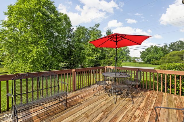 6801 Woodhaven Place, Zionsville, IN 46077