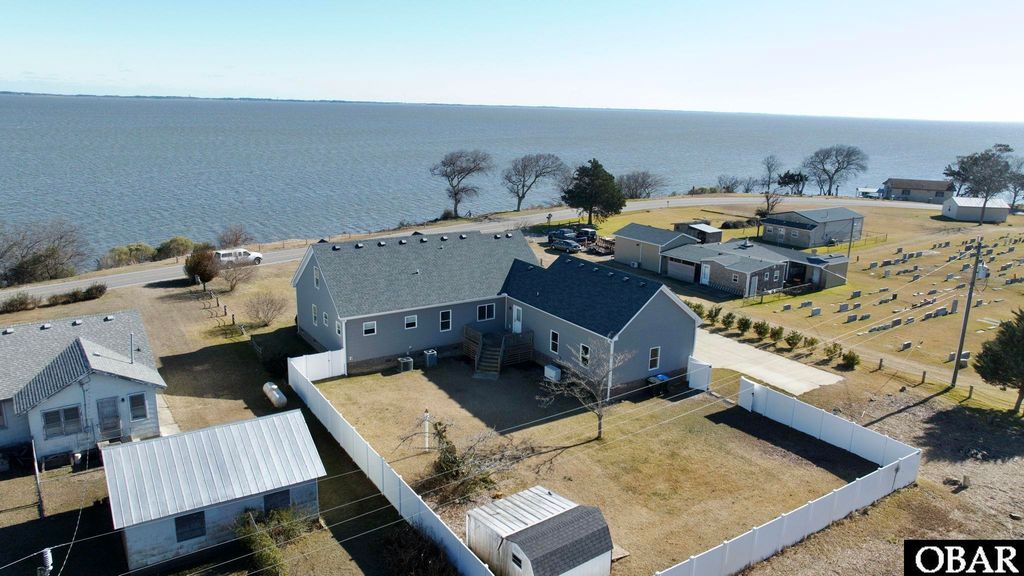 Image 4 of property listing at 1055 Waterlily Road, Coinjock, NC 27923
