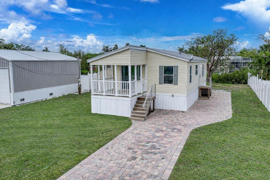 3018 BAYBERRY AVENUE, Punta Gorda, FL 33950