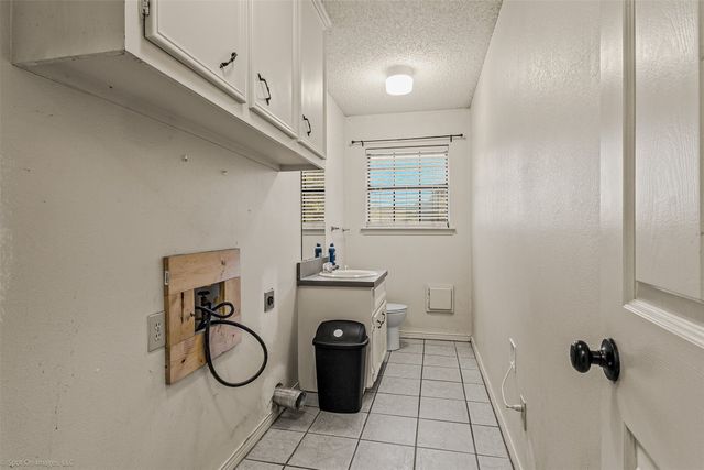 9510 S State Highway 34, Scurry, TX 75158