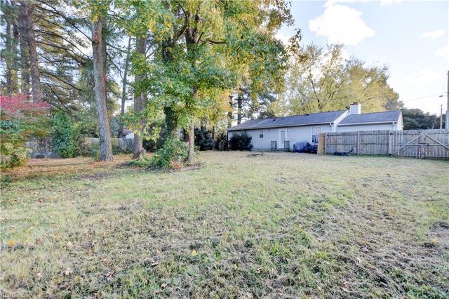 5444 Lawrence CT, Virginia Beach, VA 23462