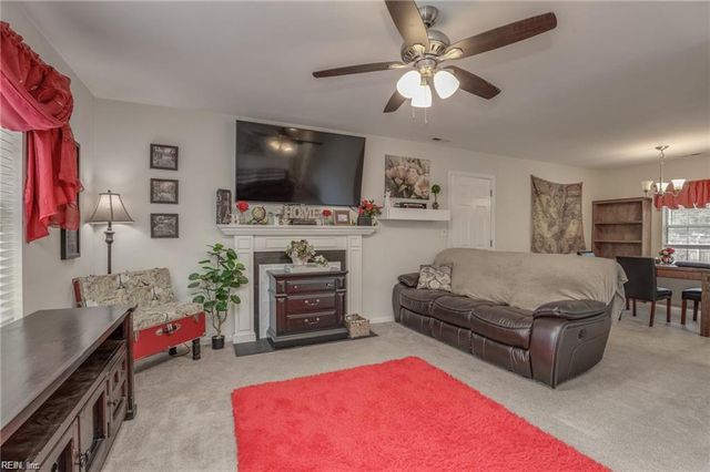 5444 Lawrence CT, Virginia Beach, VA 23462