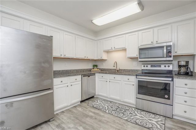 5444 Lawrence CT, Virginia Beach, VA 23462