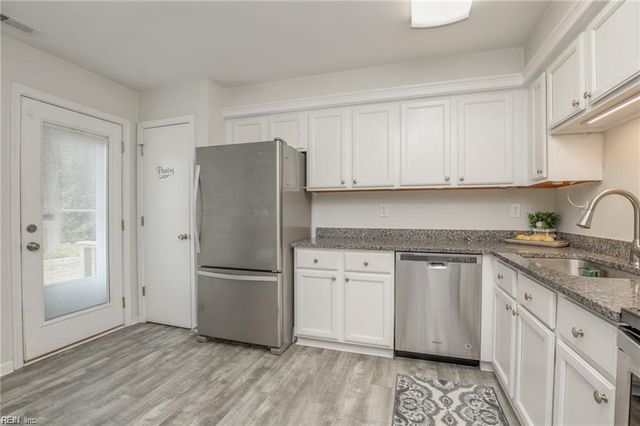 5444 Lawrence CT, Virginia Beach, VA 23462