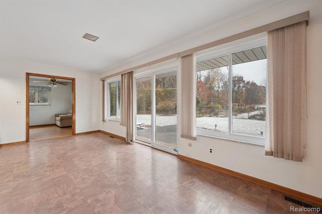 21697 Mcclung Avenue, Southfield, MI 48075