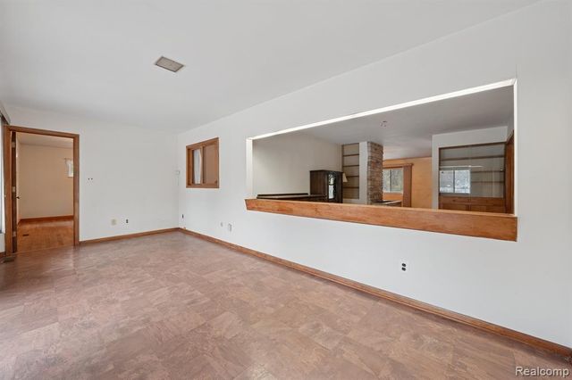 21697 Mcclung Avenue, Southfield, MI 48075