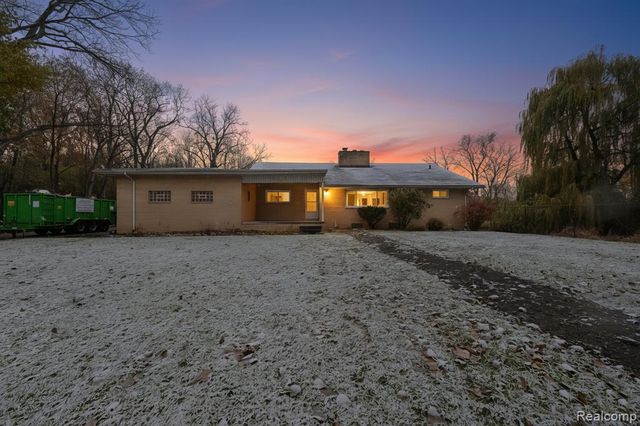 21697 Mcclung Avenue, Southfield, MI 48075