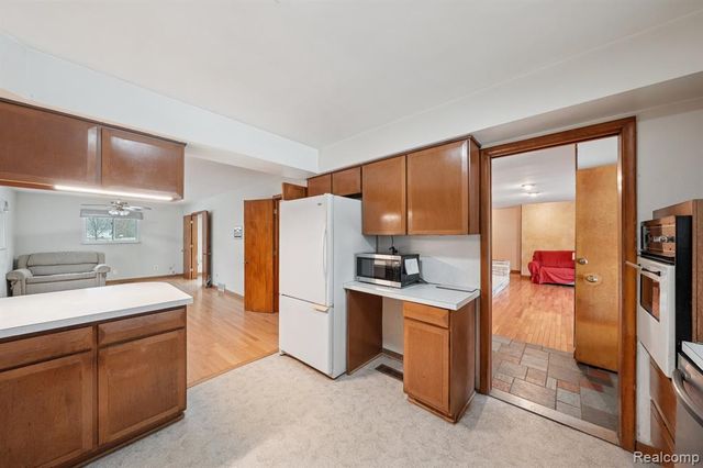 21697 Mcclung Avenue, Southfield, MI 48075