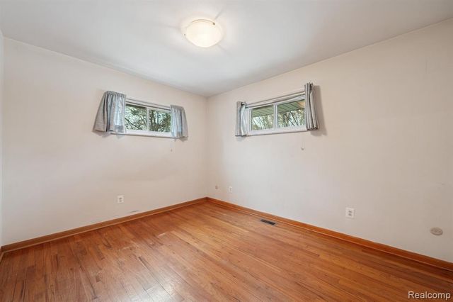 21697 Mcclung Avenue, Southfield, MI 48075