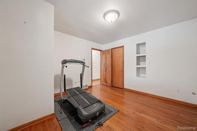 21697 Mcclung Avenue, Southfield, MI 48075