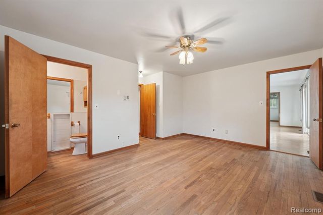 21697 Mcclung Avenue, Southfield, MI 48075