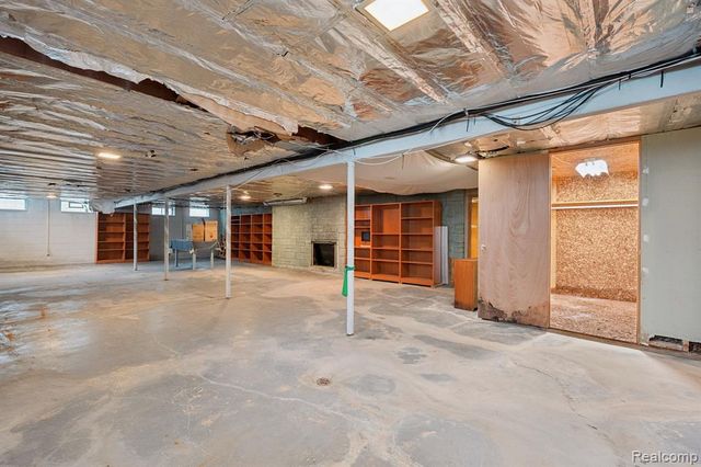 21697 Mcclung Avenue, Southfield, MI 48075