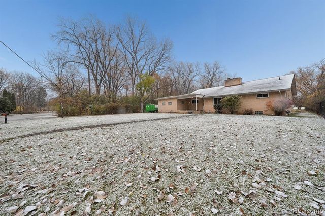 21697 Mcclung Avenue, Southfield, MI 48075