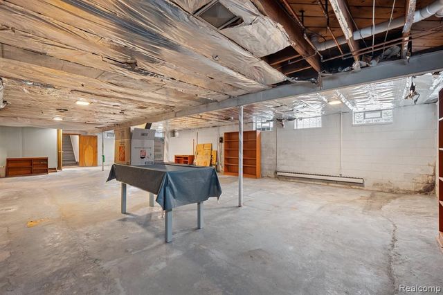 21697 Mcclung Avenue, Southfield, MI 48075