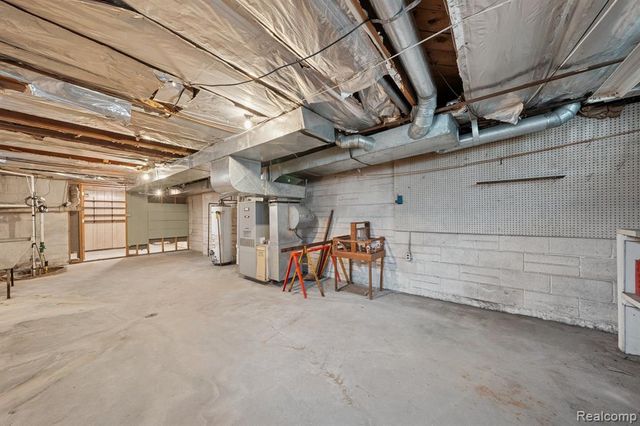 21697 Mcclung Avenue, Southfield, MI 48075