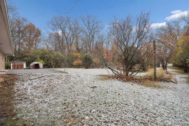 21697 Mcclung Avenue, Southfield, MI 48075