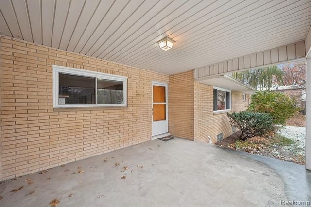 21697 Mcclung Avenue, Southfield, MI 48075