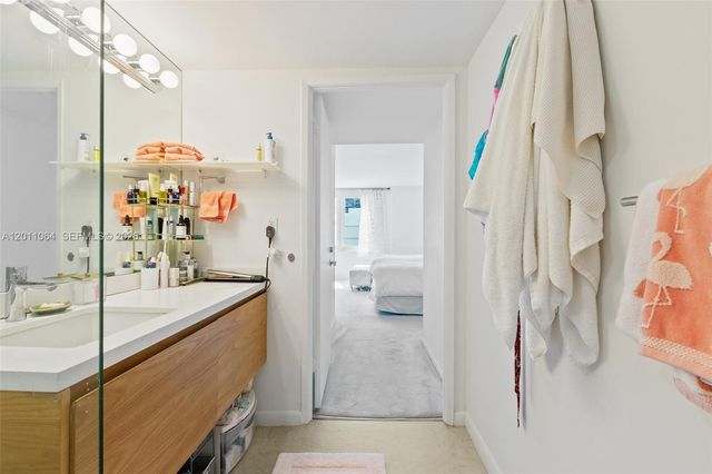 2301 Collins Ave 504, Miami Beach, FL 33139