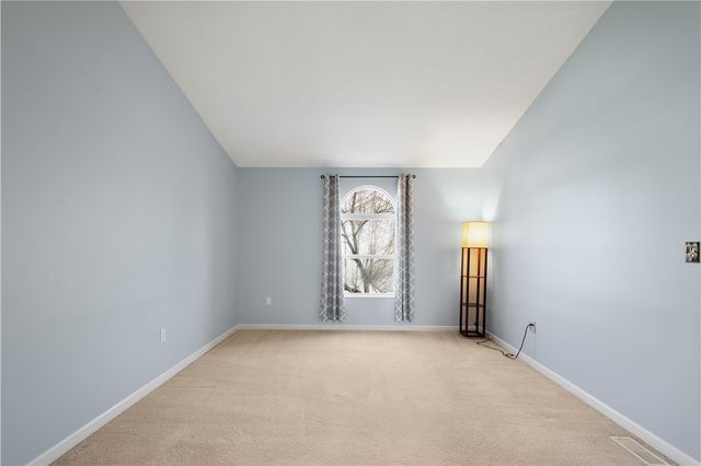 410 Suncrest Dr, Cranberry Twp, PA 16066