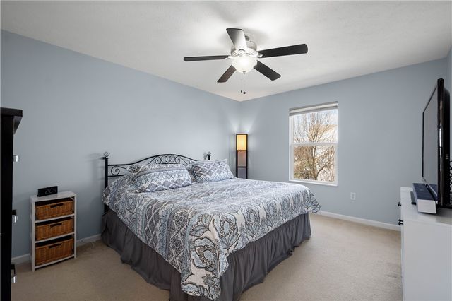 410 Suncrest Dr, Cranberry Twp, PA 16066