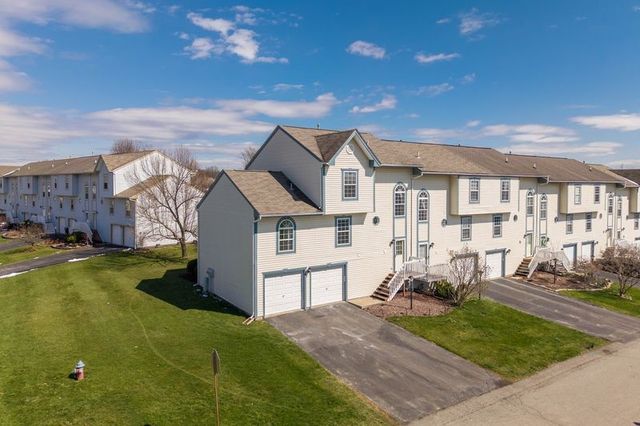410 Suncrest Dr, Cranberry Twp, PA 16066